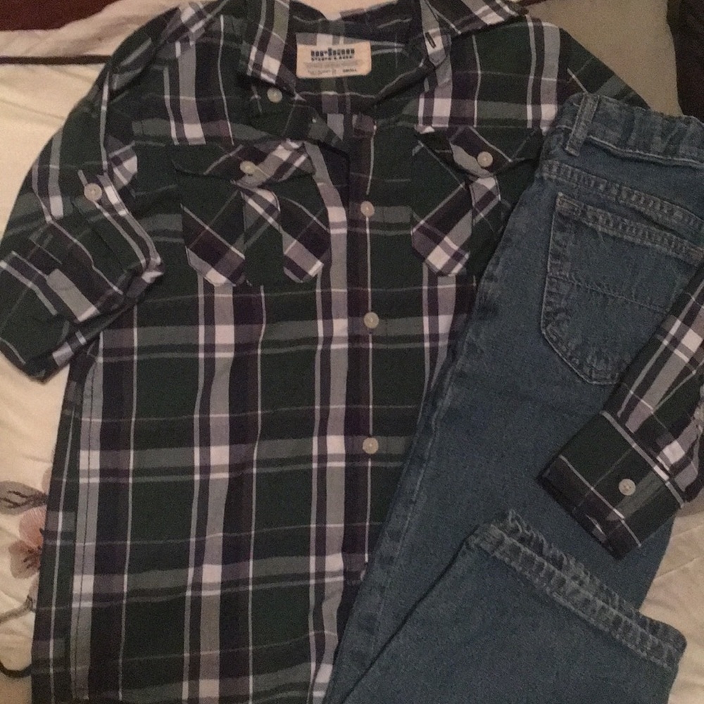 Urban Pipeline boys button down shirt.
